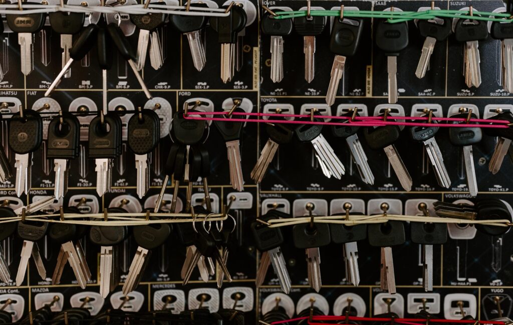 auto locksmith cheaper than using dealership